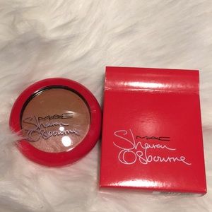 Mac Sharon Osborne mineralized skinfinish